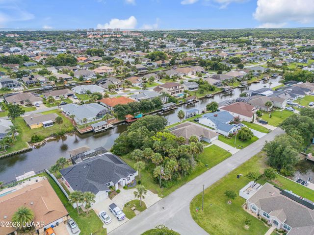 9 N Christopher Court, Palm Coast, FL 32137