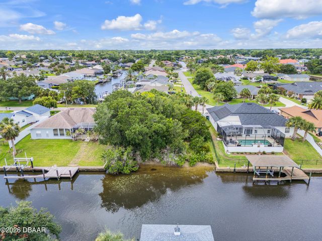 9 N Christopher Court, Palm Coast, FL 32137