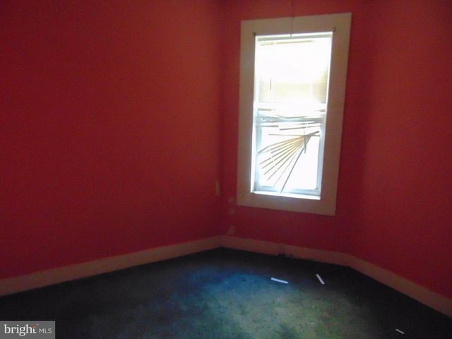 902 N 7TH ST, Camden, NJ 08102