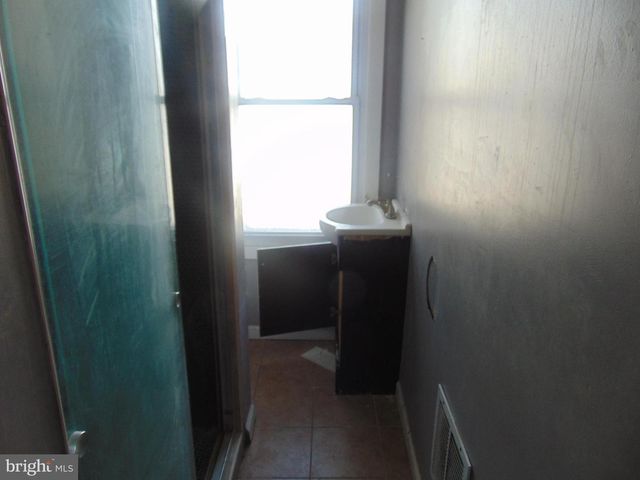 902 N 7TH ST, Camden, NJ 08102