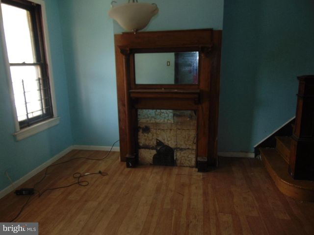 902 N 7TH ST, Camden, NJ 08102