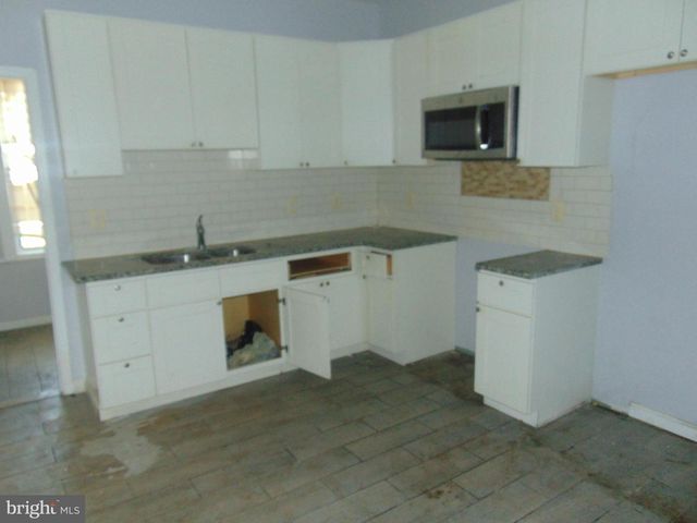 902 N 7TH ST, Camden, NJ 08102