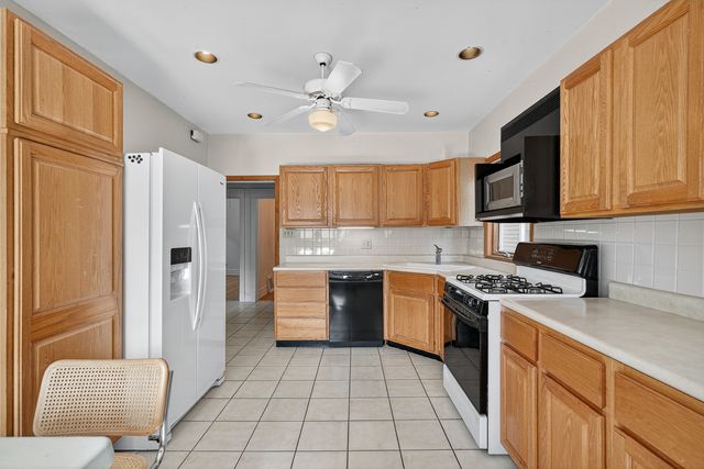 5213 W Warner Avenue, Chicago, IL 60641