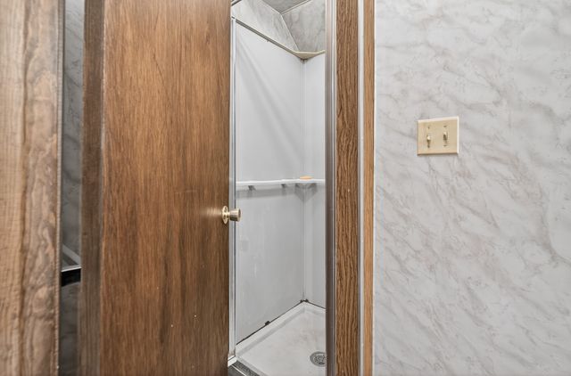 5213 W Warner Avenue, Chicago, IL 60641