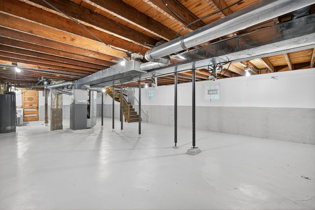 5213 W Warner Avenue, Chicago, IL 60641