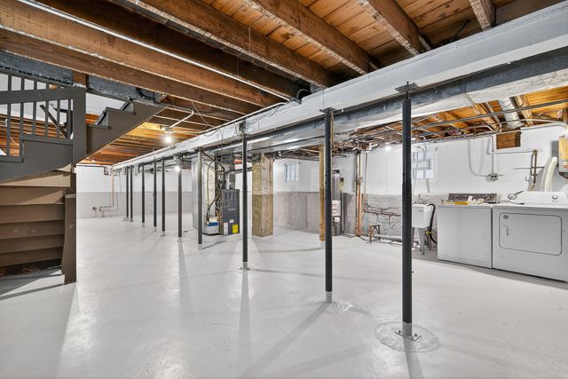 5213 W Warner Avenue, Chicago, IL 60641