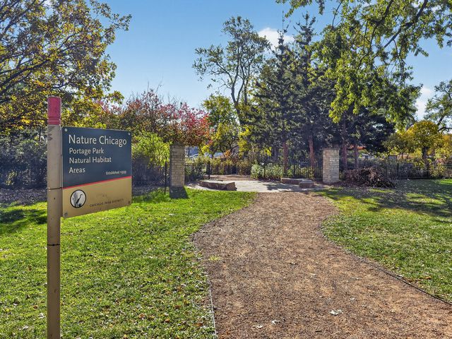 5213 W Warner Avenue, Chicago, IL 60641