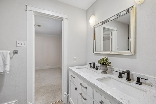 9946 Vistadale Drive, Dallas, TX 75238