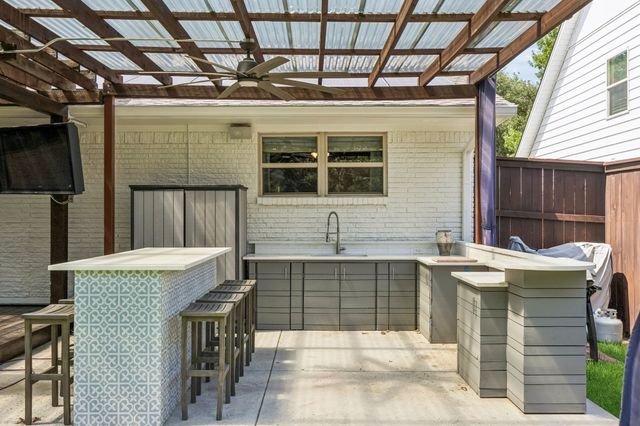 9946 Vistadale Drive, Dallas, TX 75238