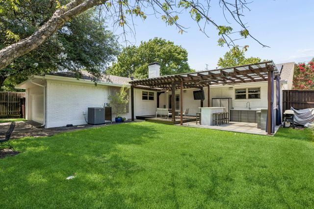 9946 Vistadale Drive, Dallas, TX 75238