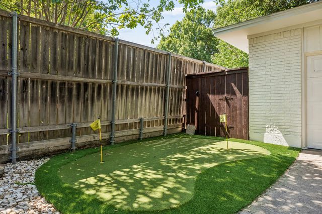 9946 Vistadale Drive, Dallas, TX 75238