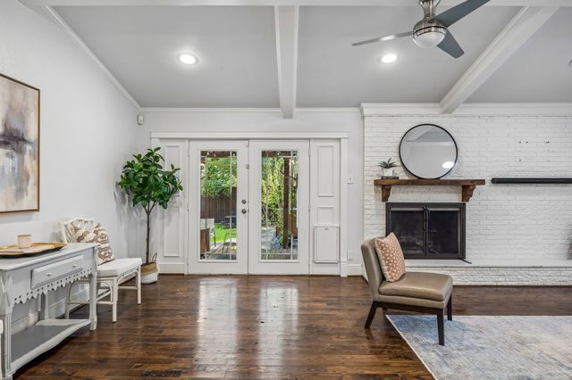 9946 Vistadale Drive, Dallas, TX 75238