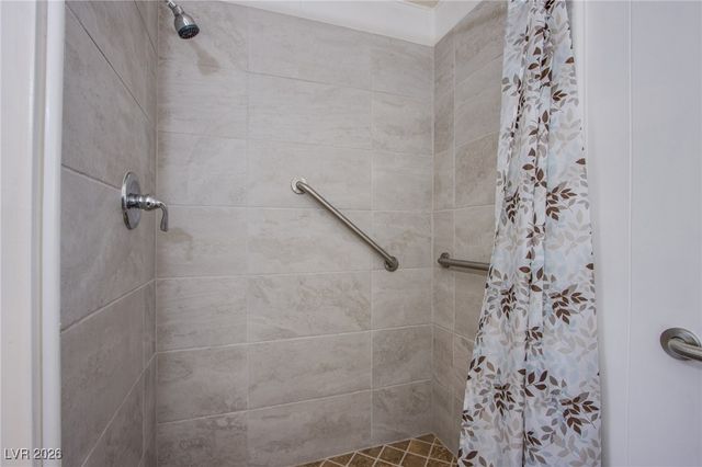 360 Sir Richard East Drive, Las Vegas, NV 89110