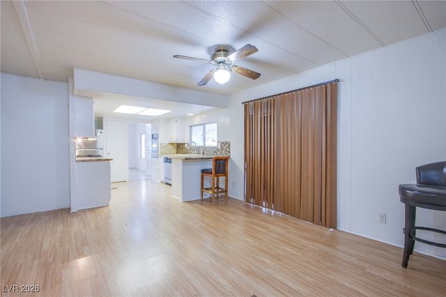 360 Sir Richard East Drive, Las Vegas, NV 89110