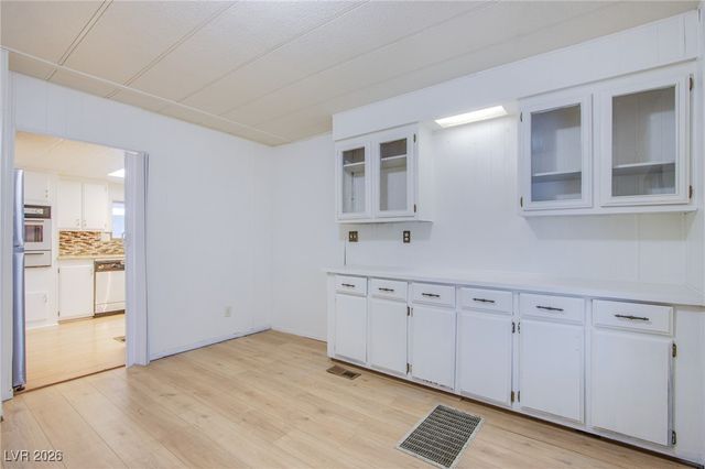 360 Sir Richard East Drive, Las Vegas, NV 89110