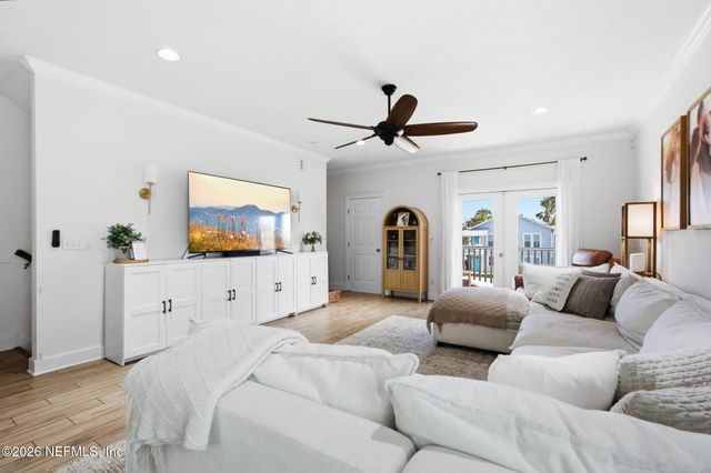 209 7TH Avenue S, Jacksonville Beach, FL 32250