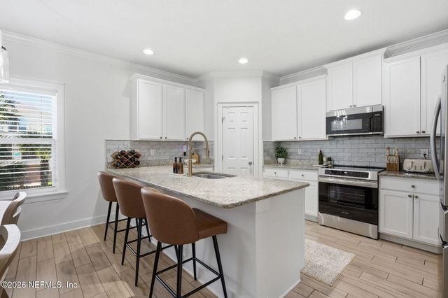 209 7TH Avenue S, Jacksonville Beach, FL 32250