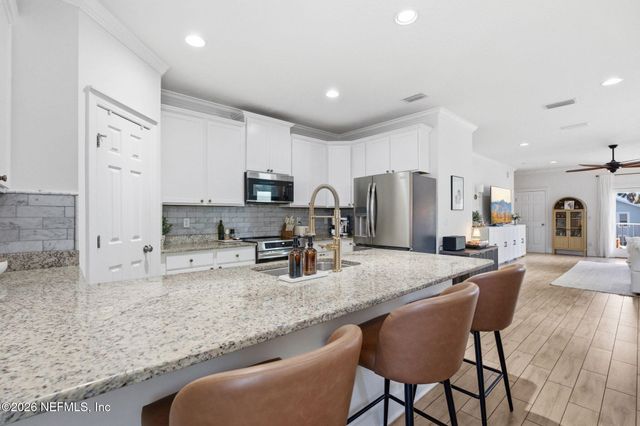 209 7TH Avenue S, Jacksonville Beach, FL 32250