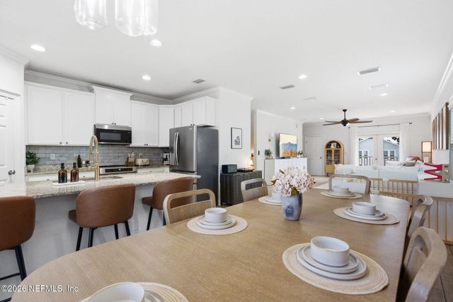 209 7TH Avenue S, Jacksonville Beach, FL 32250