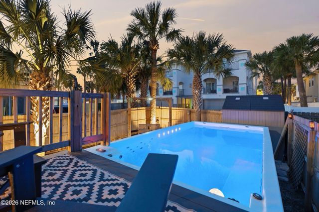 209 7TH Avenue S, Jacksonville Beach, FL 32250