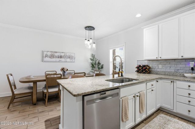 209 7TH Avenue S, Jacksonville Beach, FL 32250