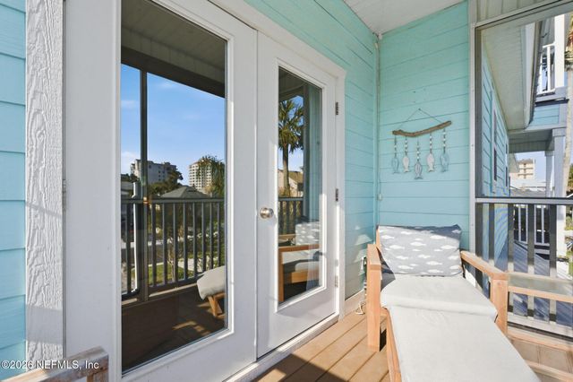 209 7TH Avenue S, Jacksonville Beach, FL 32250