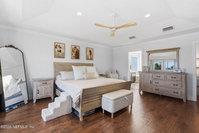 209 7TH Avenue S, Jacksonville Beach, FL 32250