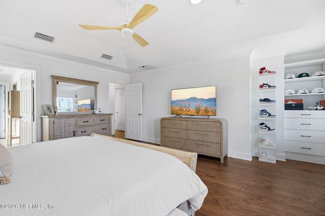 209 7TH Avenue S, Jacksonville Beach, FL 32250