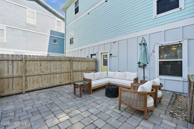 209 7TH Avenue S, Jacksonville Beach, FL 32250