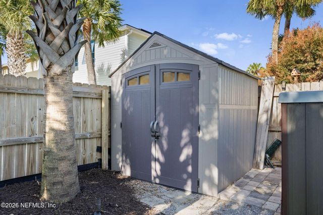 209 7TH Avenue S, Jacksonville Beach, FL 32250