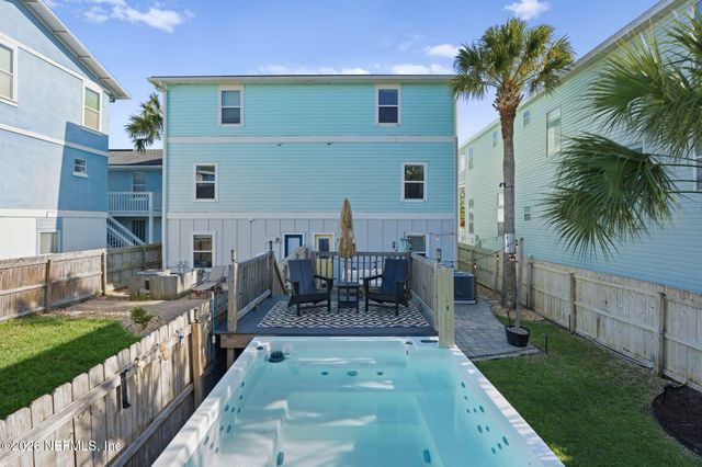 209 7TH Avenue S, Jacksonville Beach, FL 32250