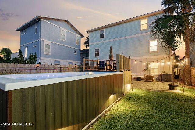 209 7TH Avenue S, Jacksonville Beach, FL 32250