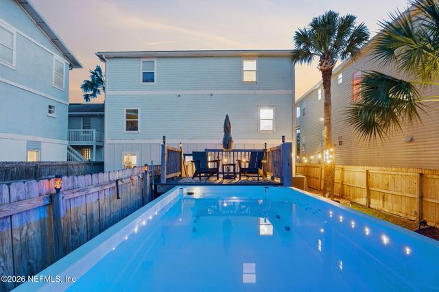 209 7TH Avenue S, Jacksonville Beach, FL 32250