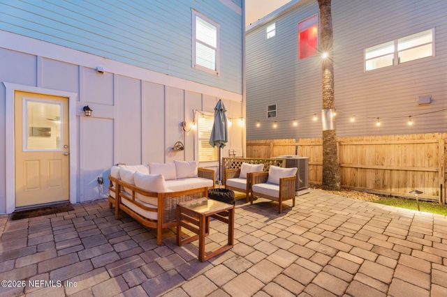 209 7TH Avenue S, Jacksonville Beach, FL 32250