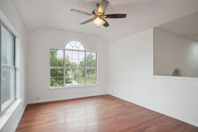 317 Stately Oak Lane, Lake Dallas, TX 75065