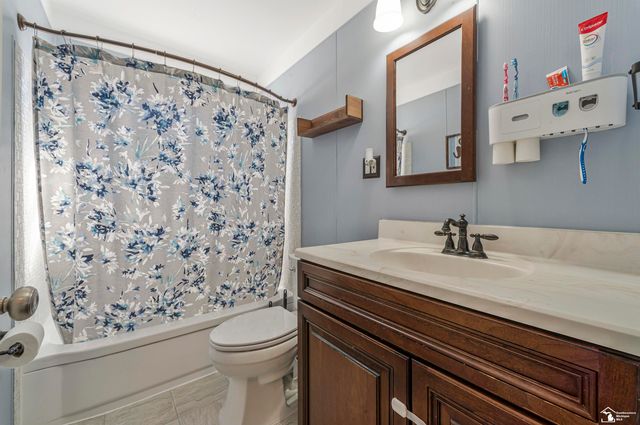 7900 Mortenview Drive, Taylor, MI 48180