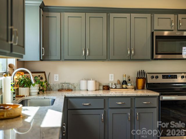 38 Sunrise Drive, Mars Hill, NC 28754