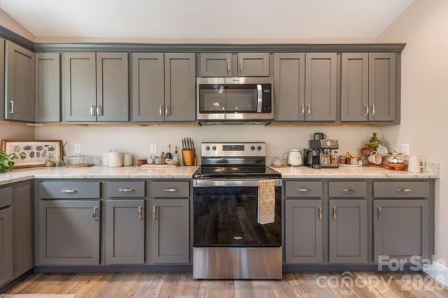 38 Sunrise Drive, Mars Hill, NC 28754