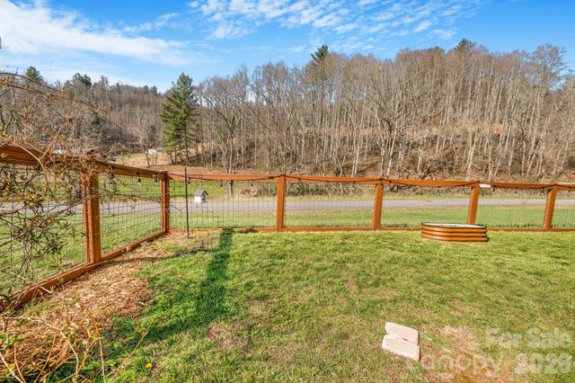 38 Sunrise Drive, Mars Hill, NC 28754
