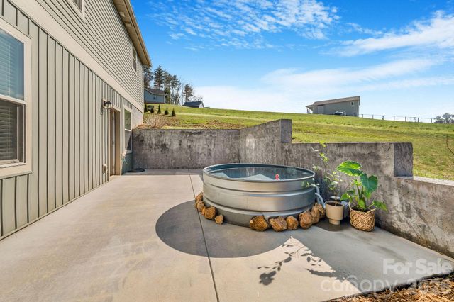 38 Sunrise Drive, Mars Hill, NC 28754