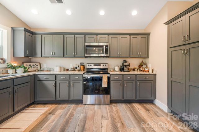 38 Sunrise Drive, Mars Hill, NC 28754