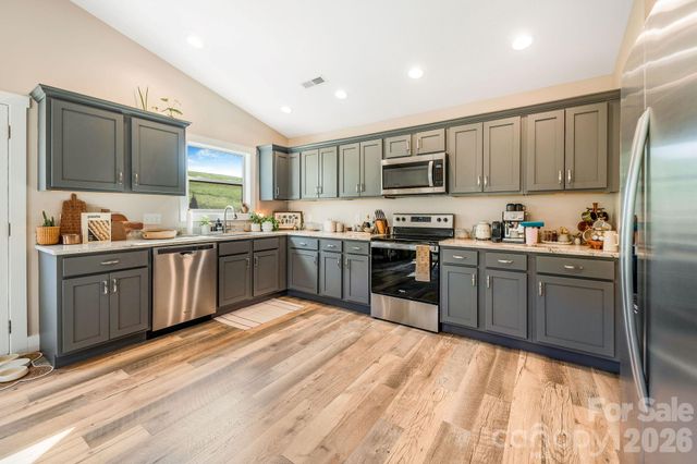 38 Sunrise Drive, Mars Hill, NC 28754