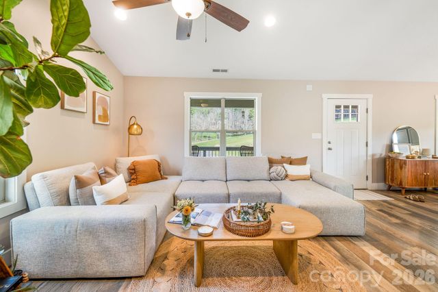 38 Sunrise Drive, Mars Hill, NC 28754