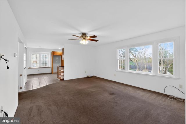 6 KINGS GRANT RD, Hockessin, DE 19707