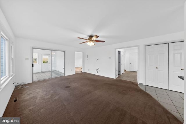 6 KINGS GRANT RD, Hockessin, DE 19707