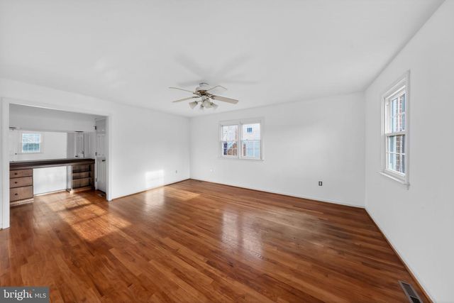 6 KINGS GRANT RD, Hockessin, DE 19707