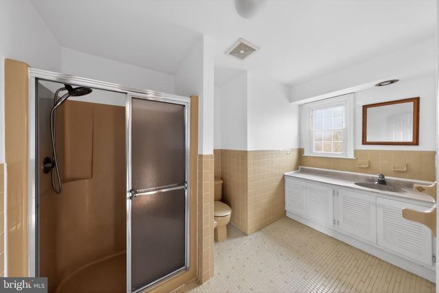 6 KINGS GRANT RD, Hockessin, DE 19707