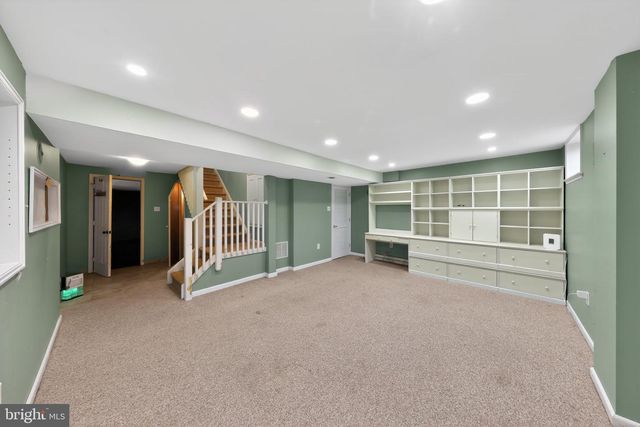 6 KINGS GRANT RD, Hockessin, DE 19707