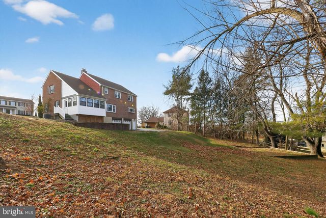 6 KINGS GRANT RD, Hockessin, DE 19707