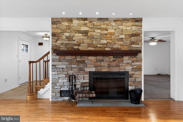 6 KINGS GRANT RD, Hockessin, DE 19707